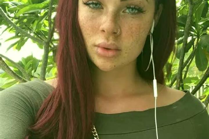 Evelyn, 35, a chestnut blue-eyed mediterranean companion based in Exeter. Offering Roleplay, BDSM, Travel Companion. Available for incall and outcall, day an...