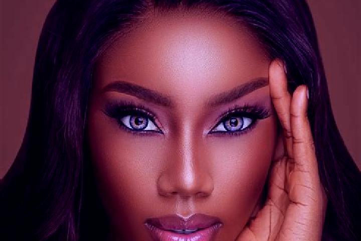 Evelyn, 35, a red blue-eyed ebony companion based in Rothlein. Offering OWO, Roleplay, Overnight. Available for incall and outcall, overnight bookings availa...
