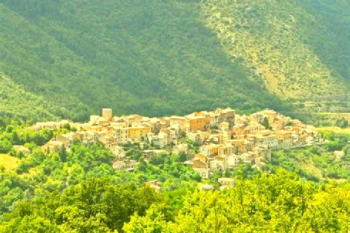 Evelyn, 35, a red green-eyed caucasian companion based in Pettorano sul Gizio. Offering Overnight, Deep French Kissing, Massage, Dinner Date. Available for i...