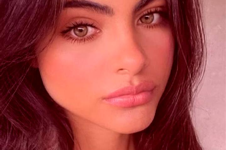 Evelyn, 35, a red green-eyed indian companion based in Beaulieu-les-Loches. Offering 69, Massage, Overnight, Prostate Massage, Fetish. Available for incall a...
