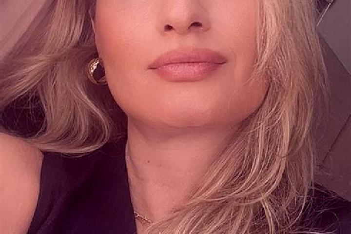 Evelyn, 35 — Escort in Baudreix, France