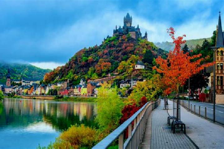 Evelyn, 35 — Escort in Cochem, Germany
