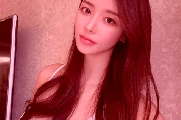 Evelyn, 35 — Escort in Gaoyunshan, China