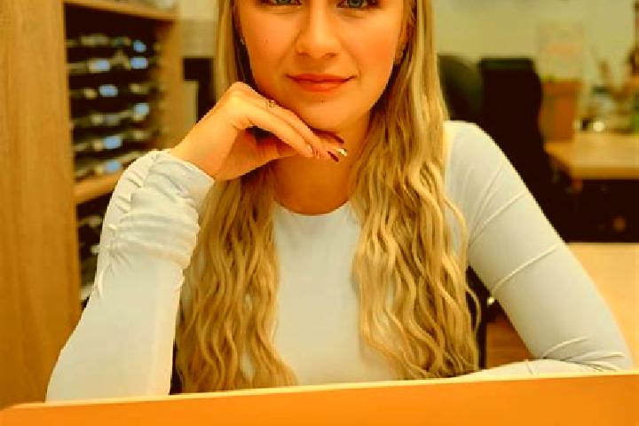 Evelyn, 35 — Escort in Sarbogard, Hungary