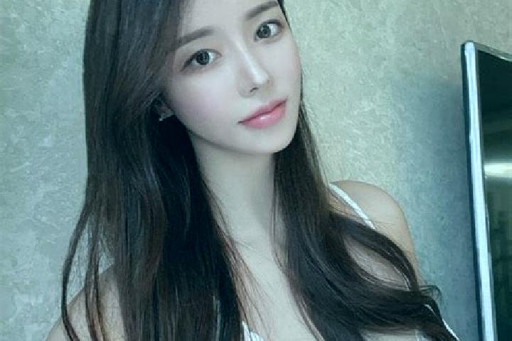 Evelyn, 35 — Escort in Wangcungang, China