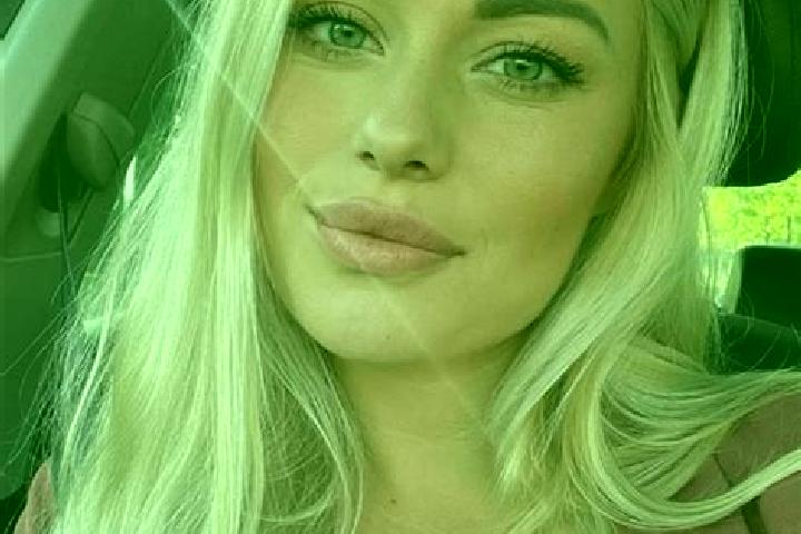Evelyn, 36, a blonde hazel-eyed european companion based in Malberg. Offering 69, Couples, Overnight. Available for incall and outcall, day and evening dates.