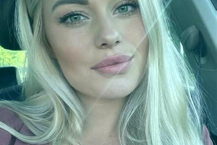 Evelyn, 36, a blonde hazel-eyed middle eastern companion based in Washhah. Offering Tantra, Girlfriend Experience, Couples, Erotic Massage. Available for inc...