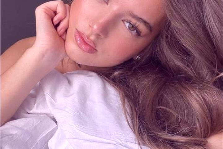 Evelyn, 36, a chestnut green-eyed latina companion based in Limavady. Offering A-Level, BDSM, Party Girl, Couples. Available for incall and outcall, overnigh...