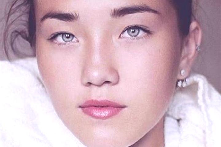 Evelyn, 36, a chestnut grey-eyed caucasian companion based in Brad. Offering Travel Companion, Fetish, Roleplay, A-Level, Domination. Available for incall an...