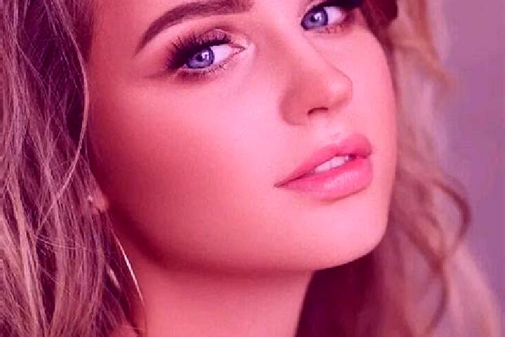 Evelyn, 36, a dark blonde blue-eyed caucasian companion based in Aksaray. Offering Fetish, Deep French Kissing, Duos, GFE. Available for incall and outcall, ...