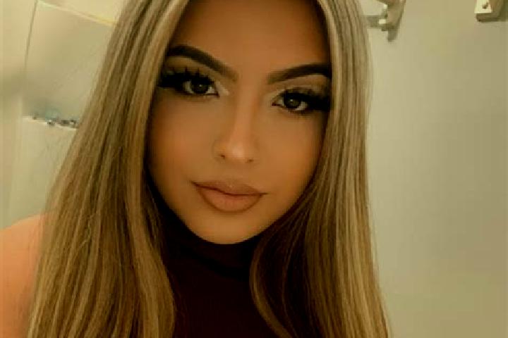 Evelyn, 36, a red blue-eyed mixed companion based in Kayenta. Offering GFE, Striptease, 69. Available for incall and outcall, overnight bookings available.