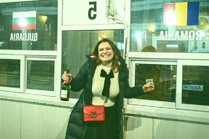 Evelyn, 36 — Escort in Bahnaseni, Romania