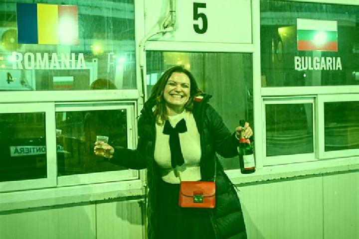 Evelyn, 36 — Escort in Benesat, Romania