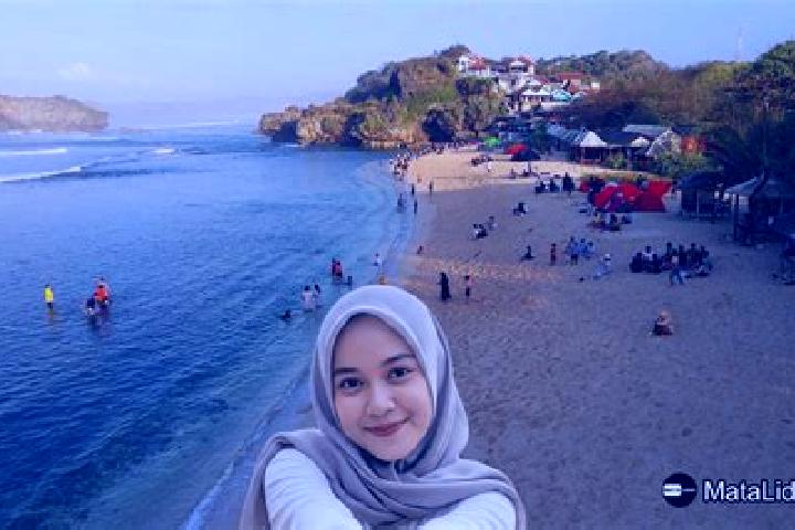 Evelyn, 36 — Escort in Margotuhu Kidul, Indonesia
