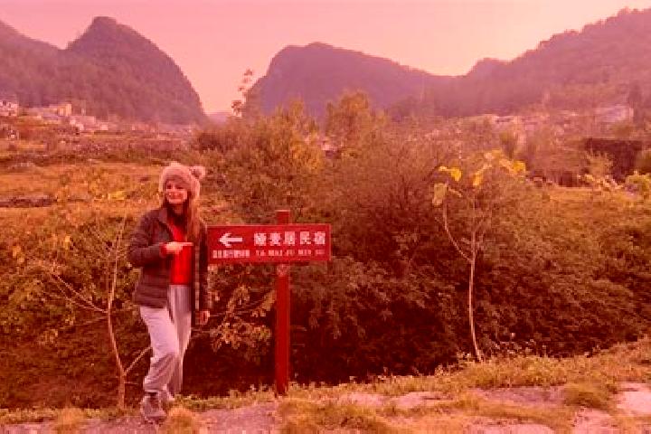 Evelyn, 36 — Escort in Yaoshan, China