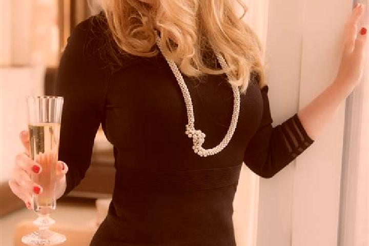 Evelyn, 37, a blonde grey-eyed caribbean companion based in Valdaora di Mezzo. Offering Dinner Date, Girlfriend Experience, Fetish. Available for incall and ...