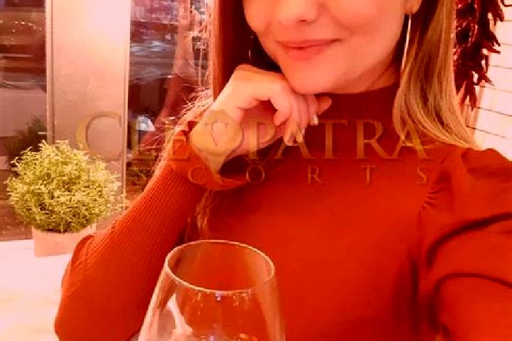 Evelyn, 37, a dark blonde grey-eyed mediterranean companion based in Kien Chrey. Offering Dinner Date, Domination, OWO, Deep French Kissing, Party Girl. Avai...