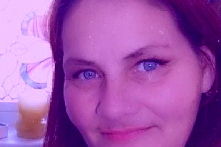 Evelyn, 37, a red dark-eyed caucasian companion based in Valea Arini. Offering Travel Companion, Prostate Massage, BDSM, Girlfriend Experience. Available for...