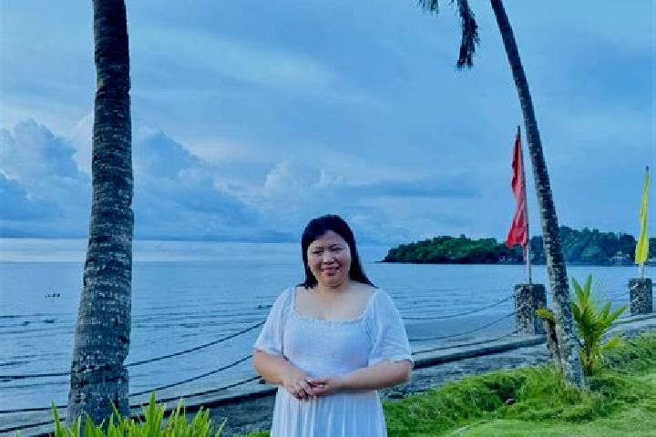Evelyn, 37 — Escort in Mianay, Philippines