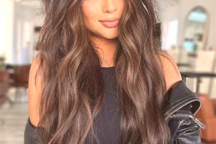 Evelyn, 38, a brunette dark-eyed slavic companion based in Qilanbulak. Offering Fetish, Dinner Date, Massage, Erotic Massage, Girlfriend Experience. Availabl...