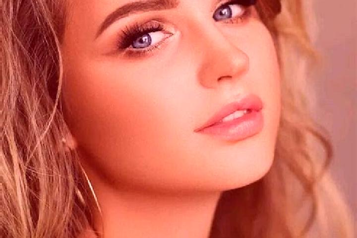 Evelyn, 38, a dark blonde blue-eyed mediterranean companion based in Alborge. Offering A-Level, CIM, Travel Companion, Fetish. Available for incall and outca...
