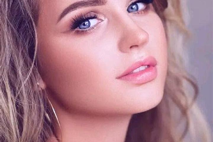 Evelyn, 38, a dark blonde blue-eyed slavic companion based in Mazinde. Offering Massage, BDSM, Dinner Date, Party Girl. Available for incall and outcall, ove...