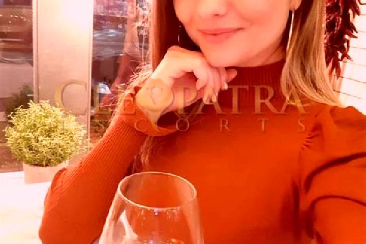 Evelyn, 38, a red grey-eyed middle eastern companion based in Aotou. Offering Travel Companion, Dinner Date, OWO, Striptease. Available for incall and outcal...