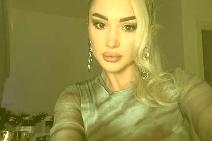 Evelyn, 39, a blonde grey-eyed middle eastern companion based in Sherwood. Offering 69, BDSM, Travel Companion, Dinner Date, Party Girl. Available for incall...