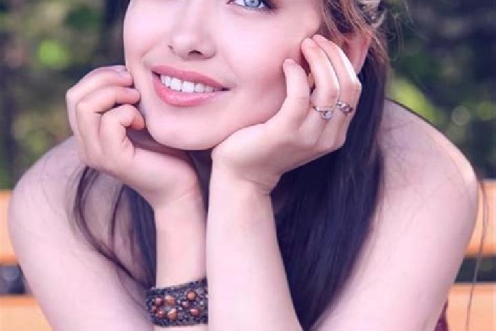 Evelyn, 39, a red blue-eyed asian companion based in Almis du Guigou. Offering Tantra, OWO, Roleplay, Girlfriend Experience. Available for incall and outcall...