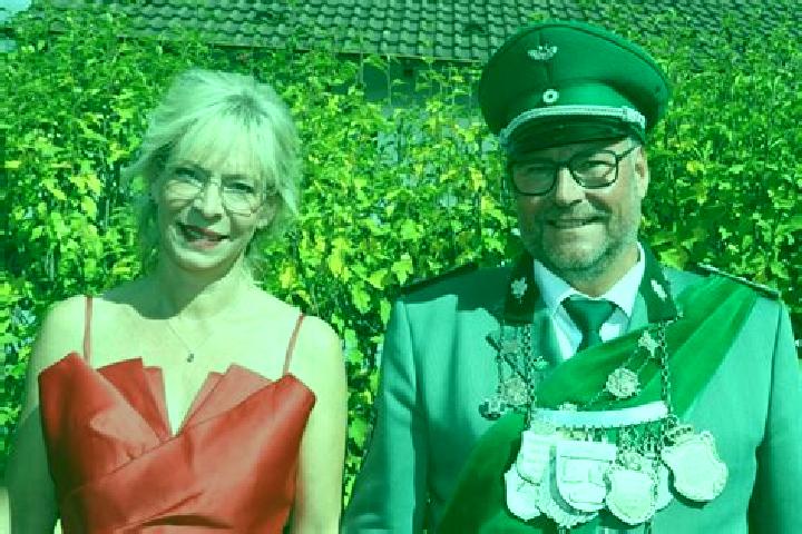 Evelyn, 39 — Escort in Bamenohl, Germany