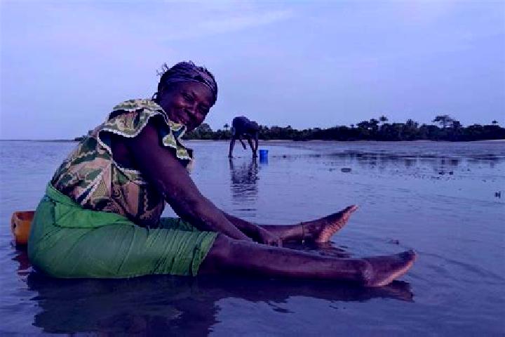 Evelyn, 39 — Escort in Sankwia, Gambia