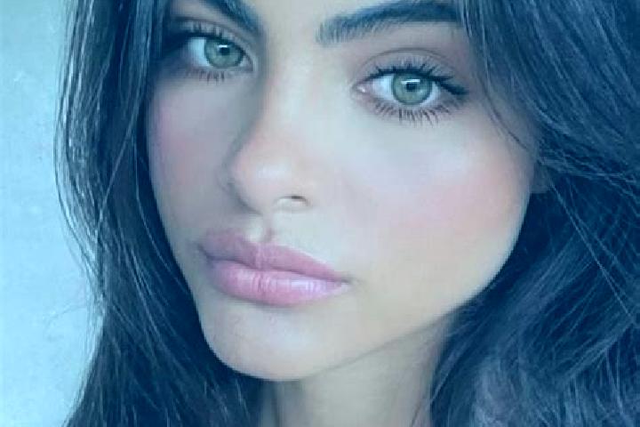 Grace, 20, a brunette green-eyed latina companion based in Csenger. Offering Domination, Tantra, Couples, 69, CIM. Available for incall and outcall, overnigh...