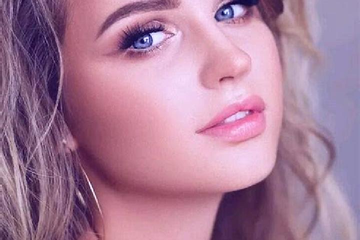 Grace, 20, a dark blonde blue-eyed mediterranean companion based in Odoro Ikpe. Offering Striptease, Erotic Massage, BDSM. Available for incall and outcall, ...