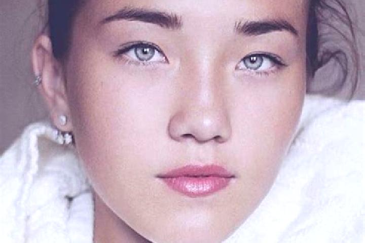 Grace, 20, a dark blonde grey-eyed asian companion based in Runxi. Offering Couples, Duos, OWO. Available for incall and outcall, overnight bookings available.