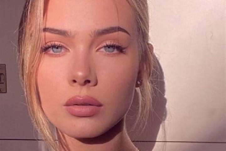 Grace, 20, a red grey-eyed european companion based in Maiera. Offering Travel Companion, CIM, Tantra, OWO, Duos. Available for incall and outcall, day and e...