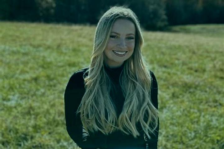 Grace, 20 — Escort in Coker, United States
