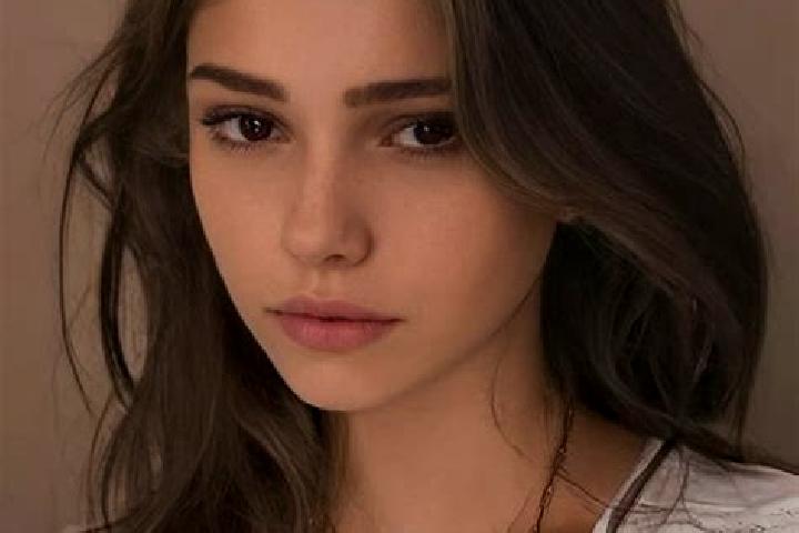 Grace, 21, a chestnut brown-eyed slavic companion based in Tremont-sur-Saulx. Offering Couples, Duos, Tantra, Fetish. Available for incall and outcall, day a...