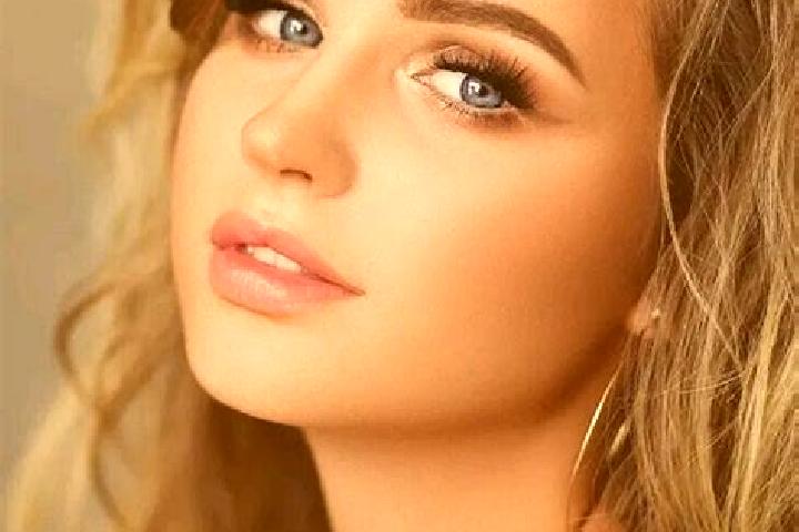 Grace, 21, a dark blonde blue-eyed european companion based in Fraccion San Roque (El Prieto). Offering Roleplay, Erotic Massage, OWO, CIM. Available for inc...