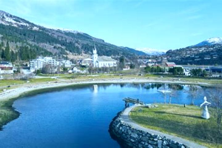 Grace, 21 — Escort in Naustdal, Norway