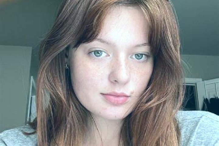 Grace, 22, a auburn brown-eyed indian companion based in Ponti. Offering A-Level, Couples, Erotic Massage. Available for incall and outcall, day and evening ...