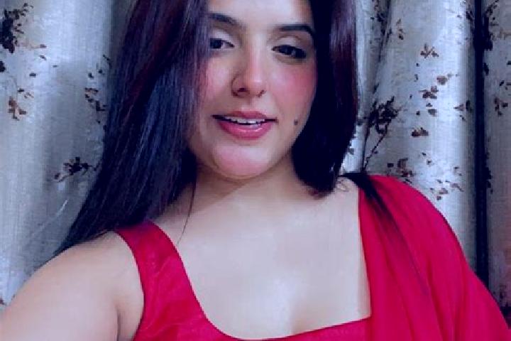 Grace, 22 — Escort in Balachor, India