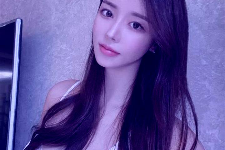 Grace, 23 — Escort in Shaogongzhuang, China
