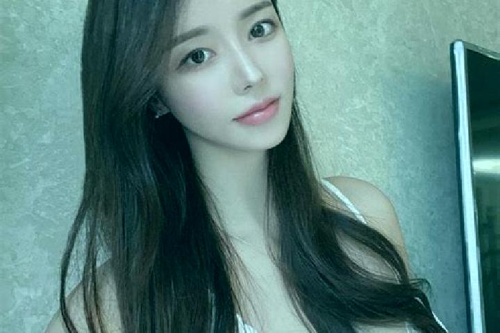Grace, 23 — Escort in Xiaobanqiao, China