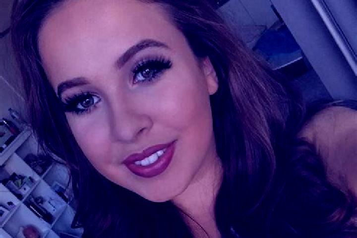 Grace, 24, a auburn brown-eyed european companion based in Volpke. Offering 69, Dinner Date, Couples, Girlfriend Experience, Travel Companion. Available for ...