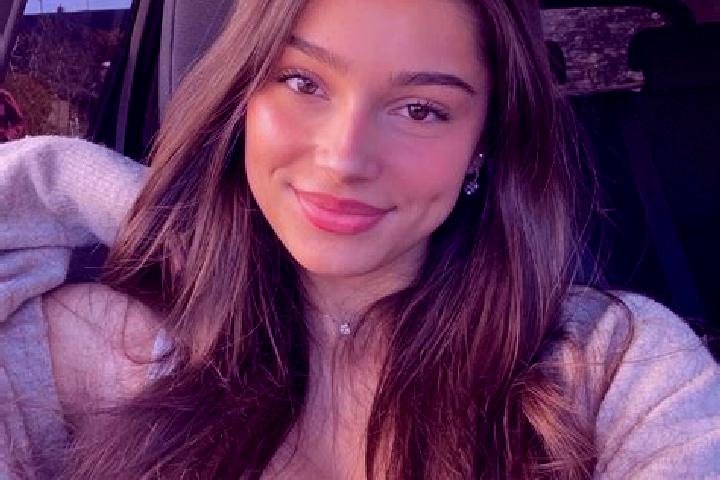 Grace, 24, a brunette amber-eyed latina companion based in Celei. Offering Fetish, GFE, Party Girl, A-Level. Available for incall and outcall, day and evenin...