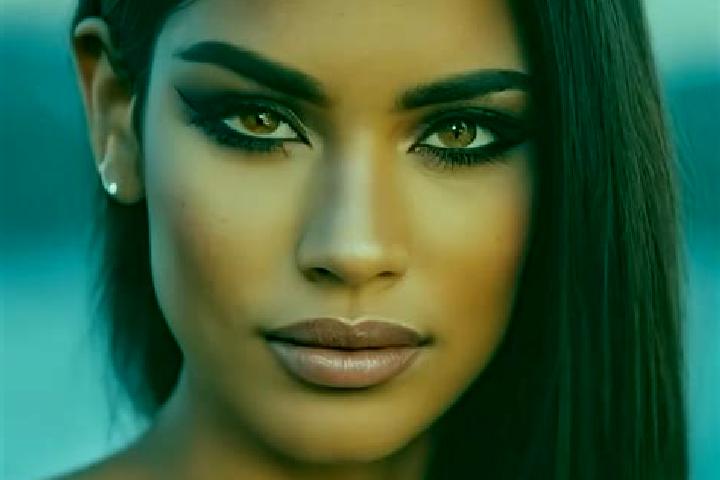 Grace, 24, a brunette hazel-eyed latina companion based in Peronne. Offering Party Girl, 69, Fetish, Dinner Date. Available for incall and outcall, day and e...