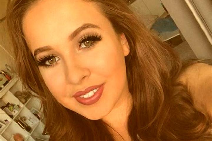 Grace, 24, a dark blonde dark-eyed mediterranean companion based in Headford. Offering Dinner Date, BDSM, Erotic Massage. Available for incall and outcall, d...