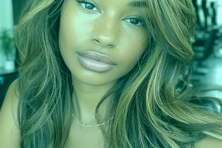Grace, 24, a dark blonde dark-eyed mixed companion based in Ashburton. Offering Roleplay, Erotic Massage, 69, Couples, A-Level. Available for incall and outc...