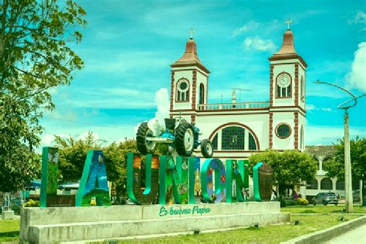 Grace, 24 — Escort in La Union, Ecuador