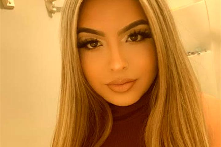 Grace, 25, a blonde amber-eyed latina companion based in Barusuda. Offering Duos, Tantra, Roleplay, BDSM. Available for incall and outcall, day and evening d...